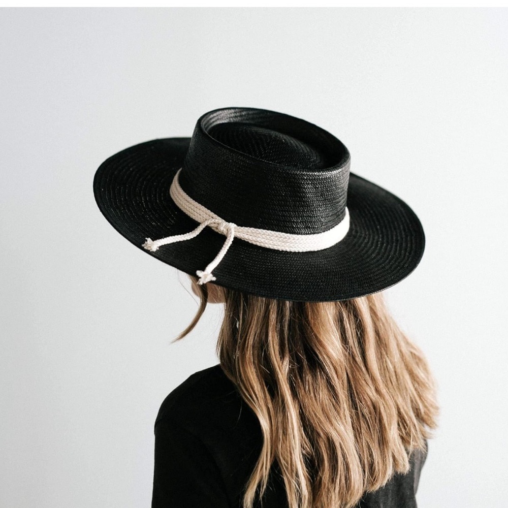 GIGI PIP NWT Black Hat with Cream Band
